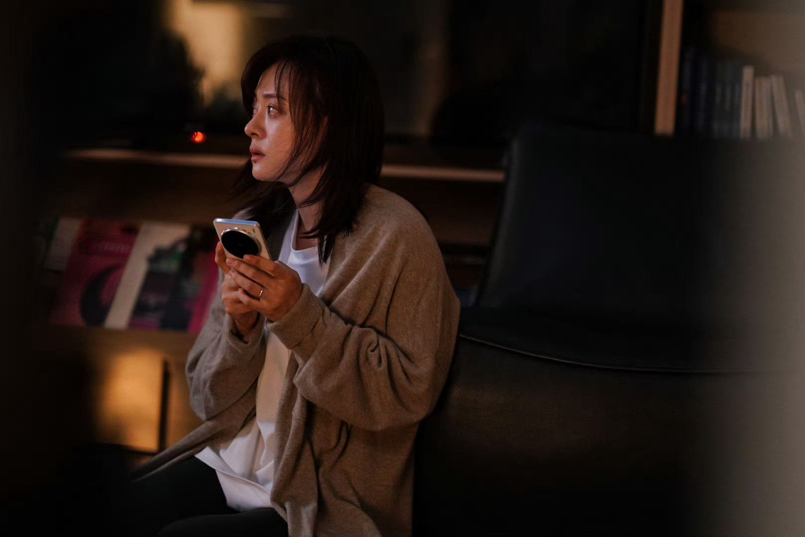 孙俪新剧配音花絮孙俪配音被自己肉麻到了谁能想到霸气俪姐也会害羞！配音深情戏份时