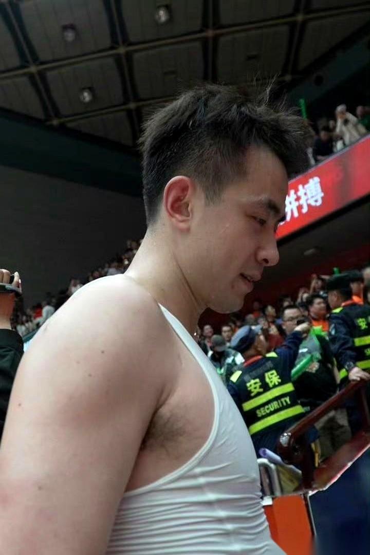 辽宁队连八强都没进。但真正的炸雷，不是输球，而是赛后更衣室里传出的消息：除了赵