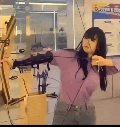 身材太好的人玩射箭有风险如图