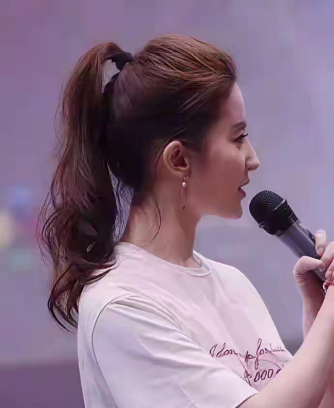 刘亦菲是怎么做到后面一点点头发，颅顶那么多头发的？