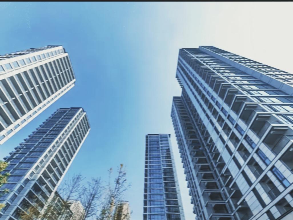 实名举报反被判道歉！退休工人3年坐拥10套房+宾利，真相藏不住了全网热议