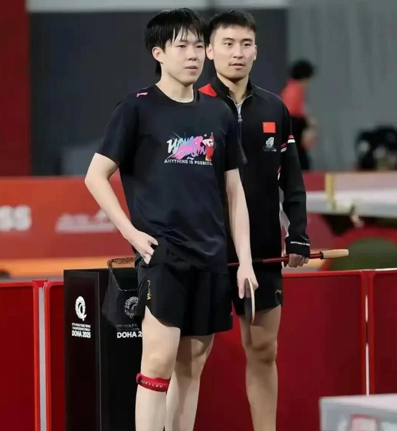 [点赞]王楚钦夺冠后没有对谁说辛苦了，却唯独对着牛冠凯说“你辛苦了”。牛冠凯不