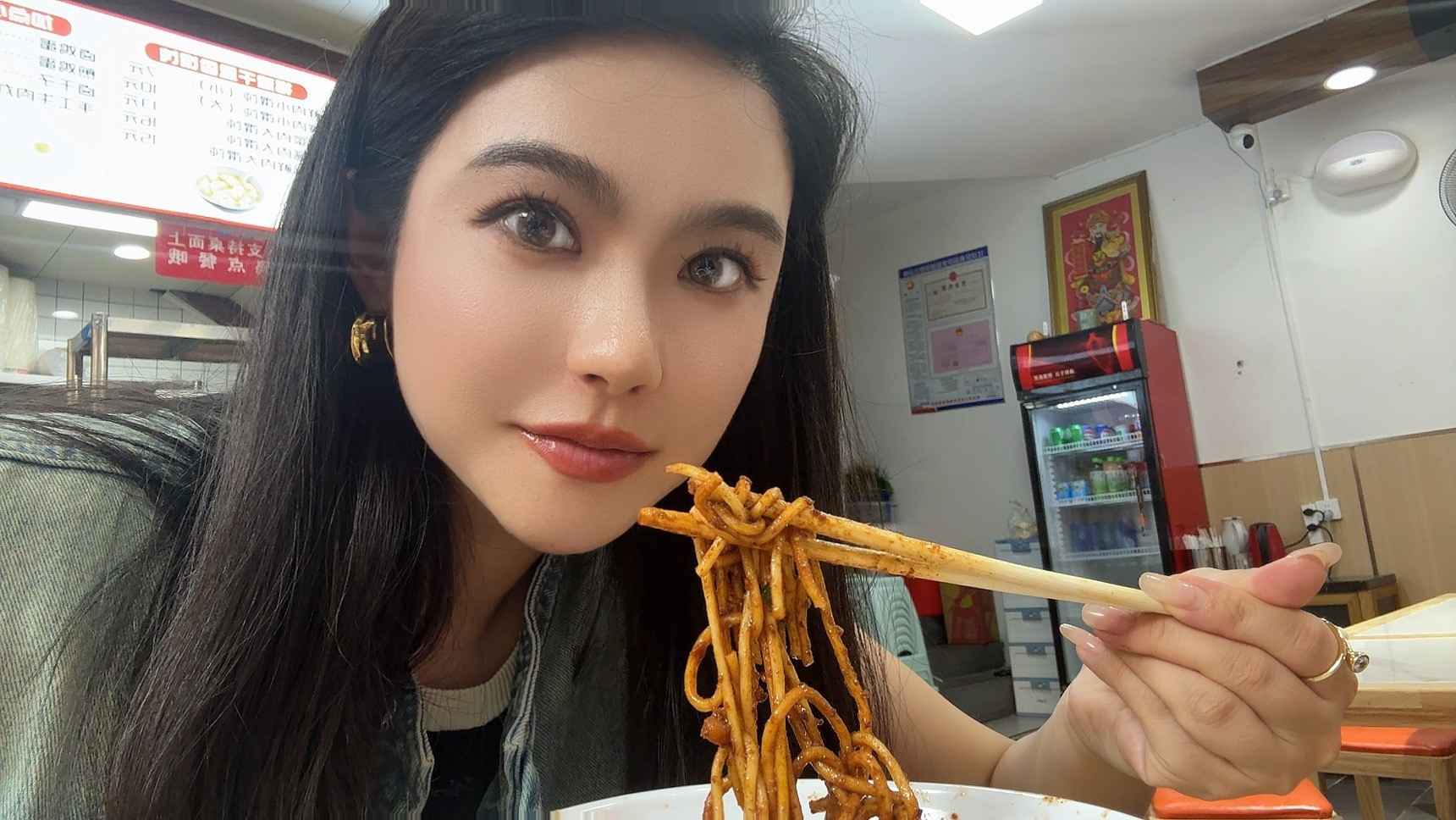今天在吃面中收工🔚武汉的面食，好吃😋​​​