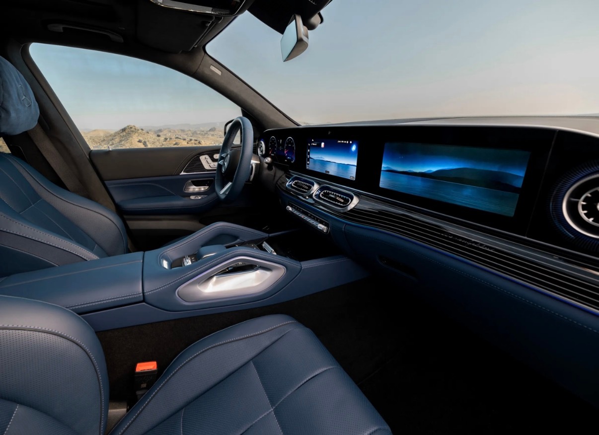 奔驰一股脑发了三款“大升级”的GLE，怎么说呢………看外面：目光所及全是星看里