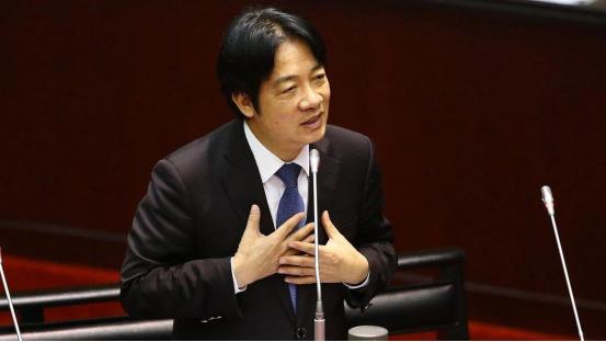 台湾哭了，想求大陆由于台湾当局长期无视民意，导致经济发展陷入困境，眼看下半年冲