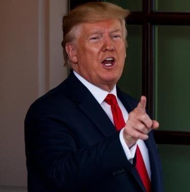 美国再次让世人看到美国的强大和为所欲为。当今世界，没有美国不敢惹的国家。美国