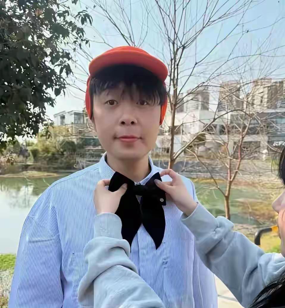 海涛瘦身记，大妈有话说杜家小子这一瘦，可把大伙儿给惊着了！从前圆滚滚像刚出笼