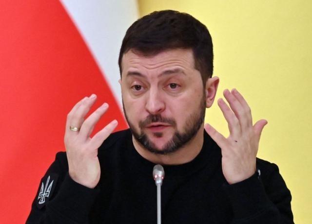 泽连斯基发表公开演讲，他说，朝鲜、伊朗和中国，是乌克兰面临的大威胁，他的原话是：
