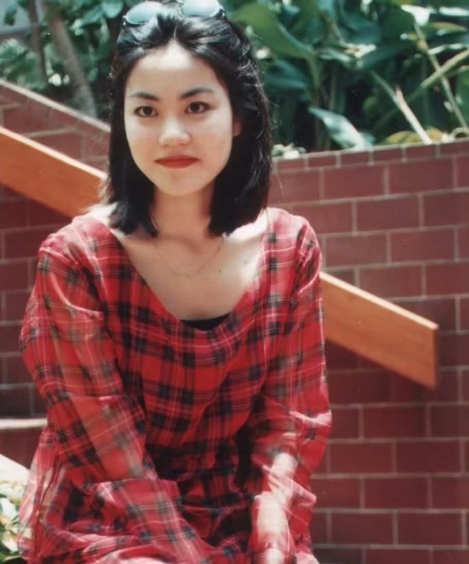 王菲都要开演唱会了，你还在等什么？50多岁的她，嗓子一开依旧是天花板。22岁出