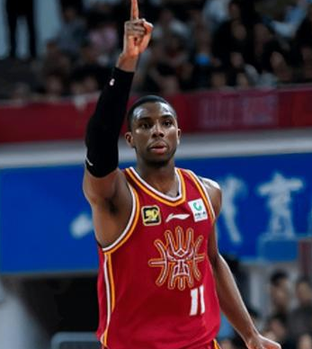 广东和山西男篮的比赛当中迪亚洛肘击陈家政应吹违体犯规。中国篮协官方发布了之前CB