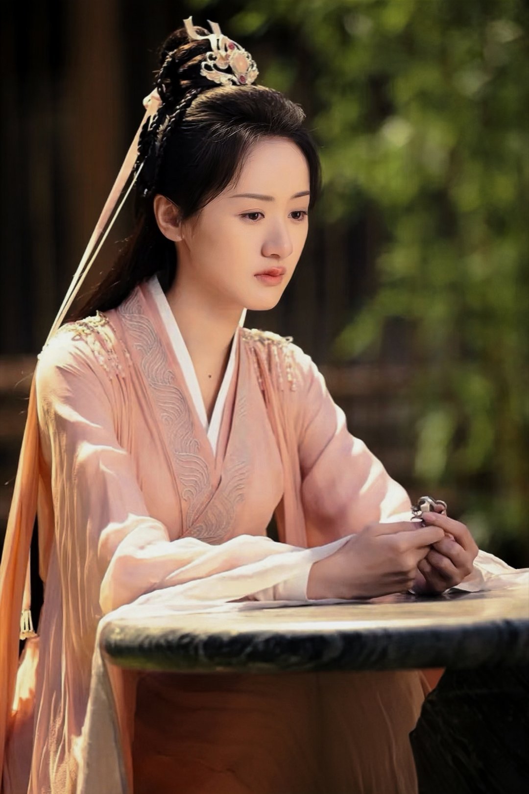 桃花如约而至，如你一般珍贵🌸🌷袁冰妍温柔恬静的粉色古装造型，每一套尽显天选