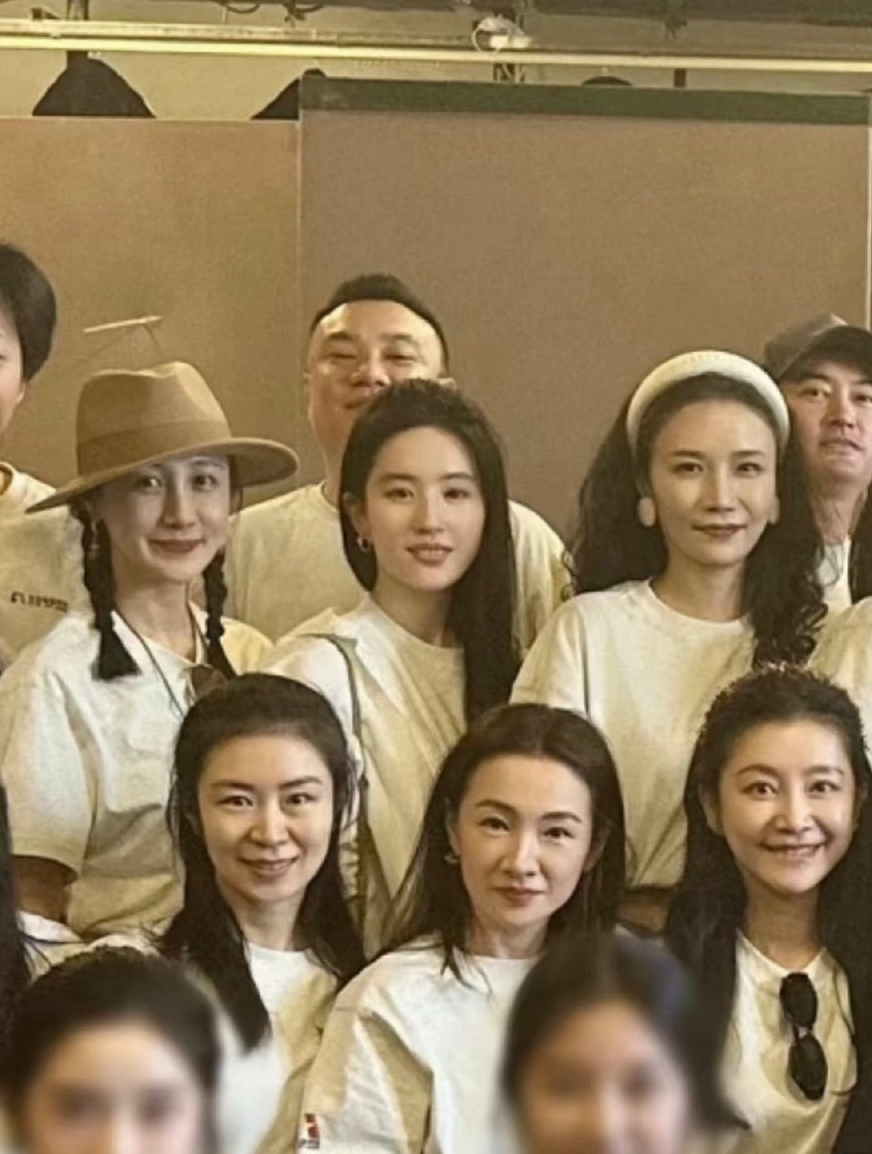 刘亦菲师姐好漂亮，我菲39岁的面部平整度好可怕…