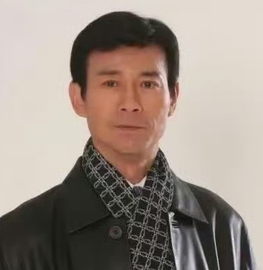 79岁的郑少秋在2026年生日这天终于有了消息，而且他罕见的亲自发文分享了自己