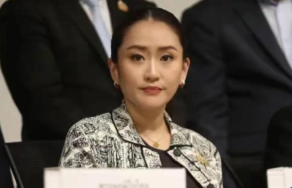 罢免佩通坦的裁决居然出现了争议？泰国宪法法院的9名法官，其中有一位是萨拉武特，他
