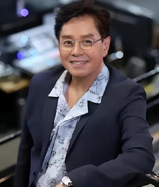三十年付出喂了狗！谭咏麟一句给十亿，彻底击碎丁克妻子的余生看完杨洁薇的半生
