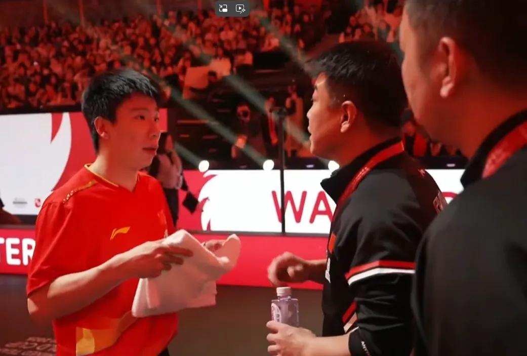 混团采访，徐瑛彬说了点原因，但又好像跟没说一样，让人觉得敷衍的很，他说，