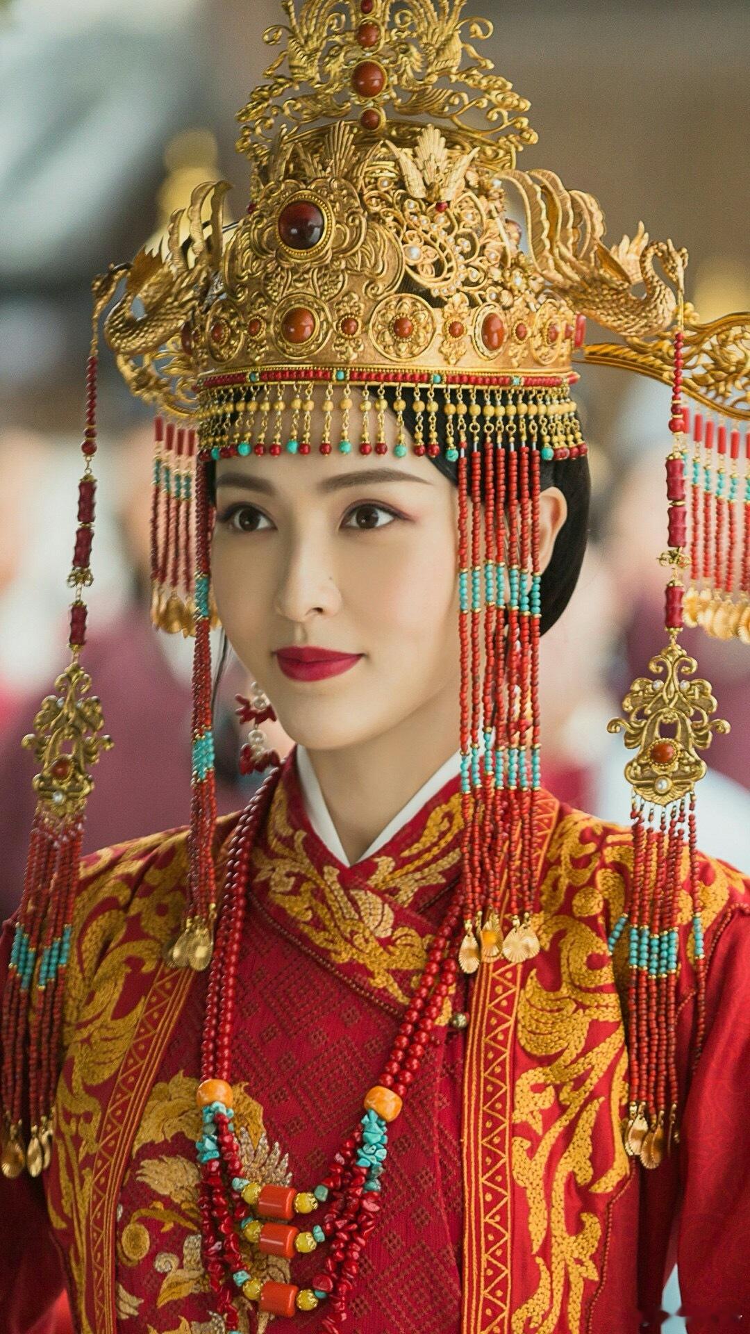 刚知道杨幂《江山大同》出演冯太后，就是唐嫣之前也演过的《燕云台》啊🥹！唐嫣当年