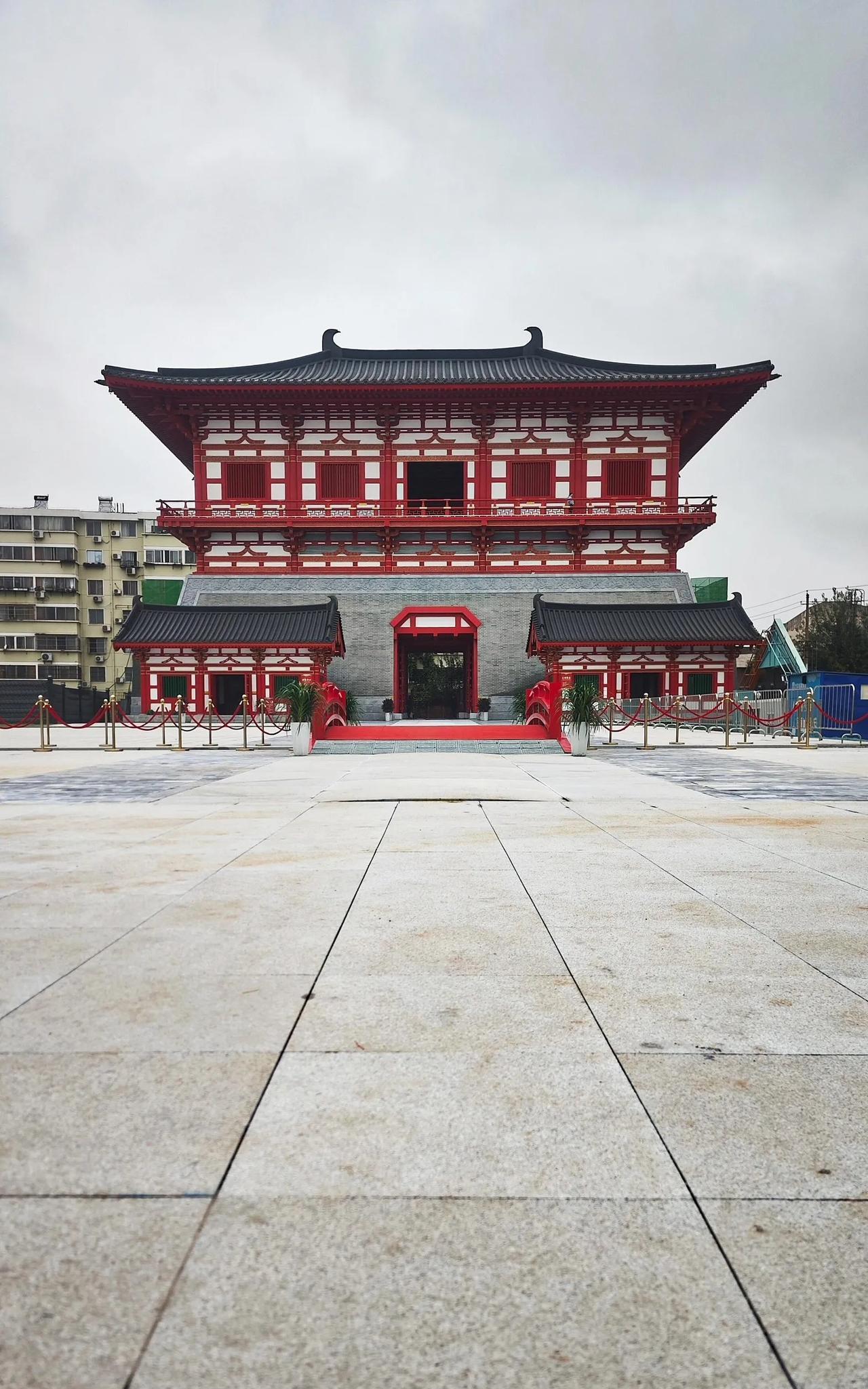 洛阳的玄武门南广场快修建好了，从玄武门上看，洛阳的隋唐洛阳城宫城确实气派。这些
