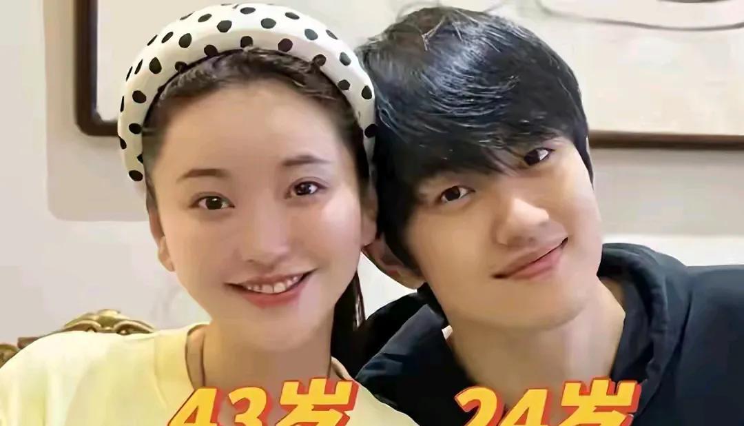 左边是金莎和男友孙丞潇，右边是董璇和新老公张维伊，金莎今年43岁，董璇今年46岁