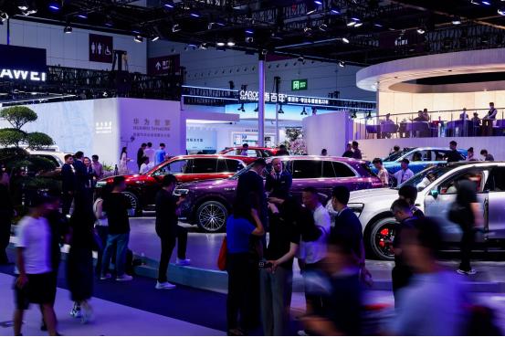 从合资到问界M7，家庭用户的选择变了以前很多家庭买30万级SUV，第一反应还是