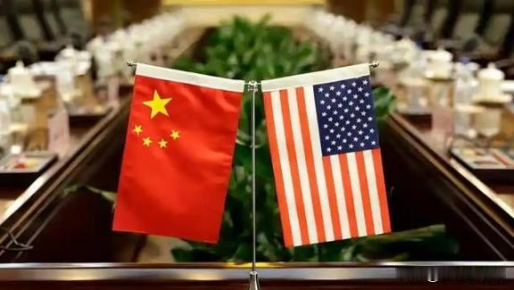 很多人以为，中美博弈的主战场是芯片和贸易。错了！真正决定胜负的，是中国主动开启的