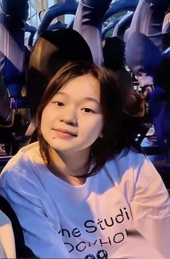 全红婵缺席亚运我一点不意外这反而才是她最清醒的选择。她已经拿了两届奥