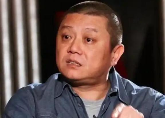 突然发现统一台湾省的建议，王朔的思路太妙了！他曾说，统一台湾不需要打仗，先宣布台