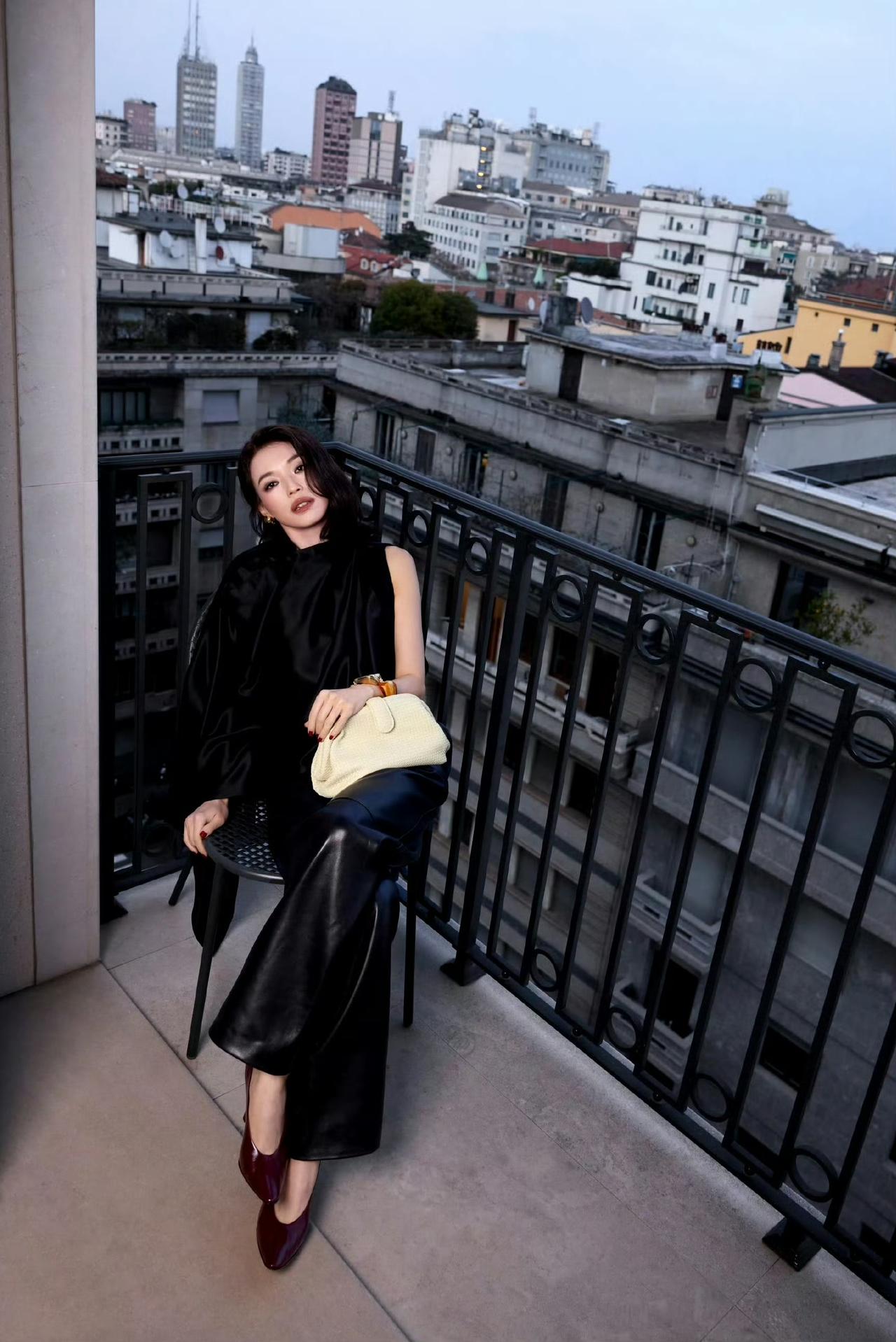 导演王晶说的话，含金量还在上升。他说：当你发现舒淇的美，说明你长大了。确实如