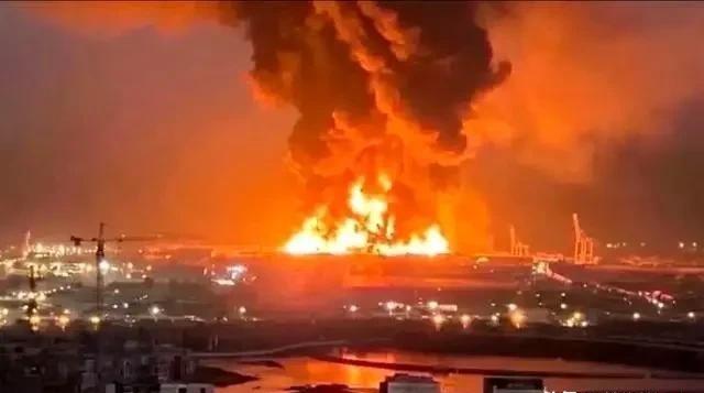 很多人纳闷，沙特和卡塔尔明明挨了炸，怎么连个响亮的还击都没有，是不是真成