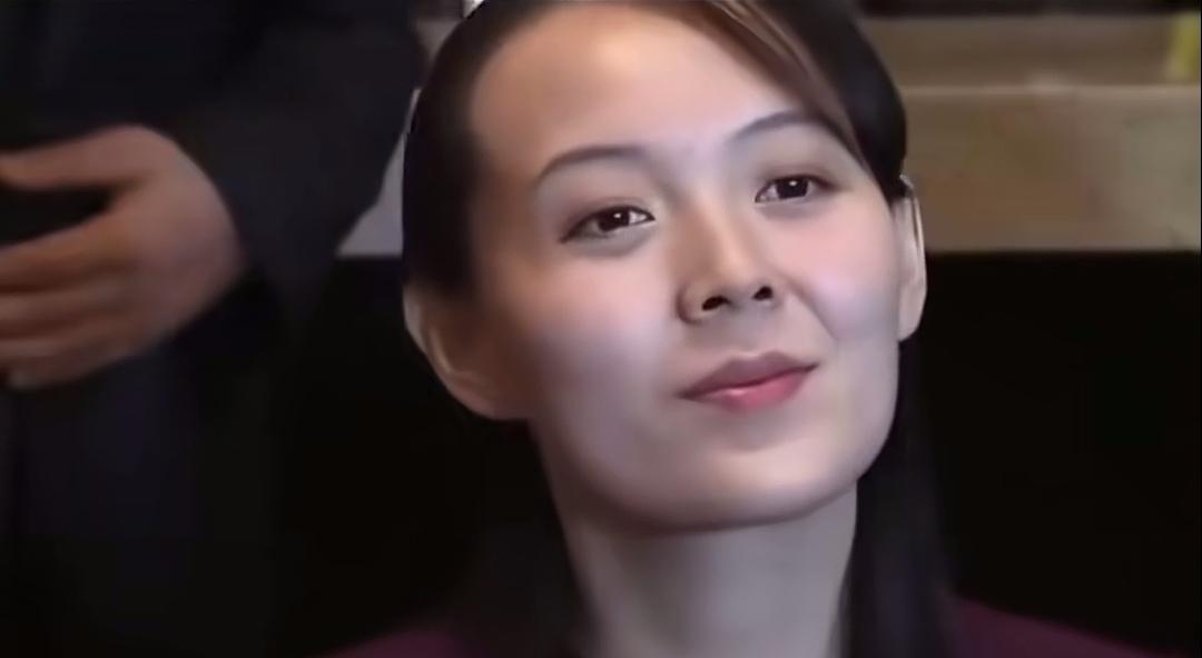 霸气十足！瞧瞧朝鲜二号人物长公主，这眼神，目光如炬、自信满满，胜似千军万马。