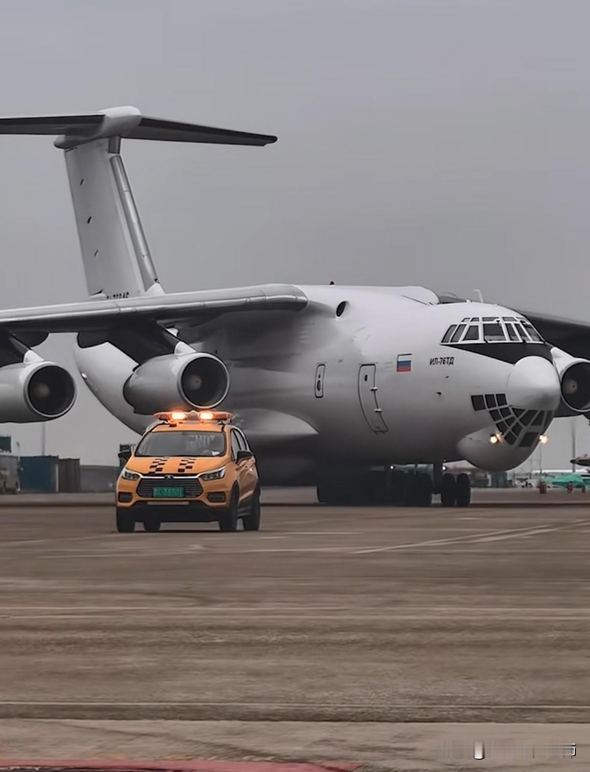 俄宣布从委内瑞拉撤侨，美国禁飞阻断军援入委！俄罗斯宣布撤侨美国封锁委内瑞拉空域美