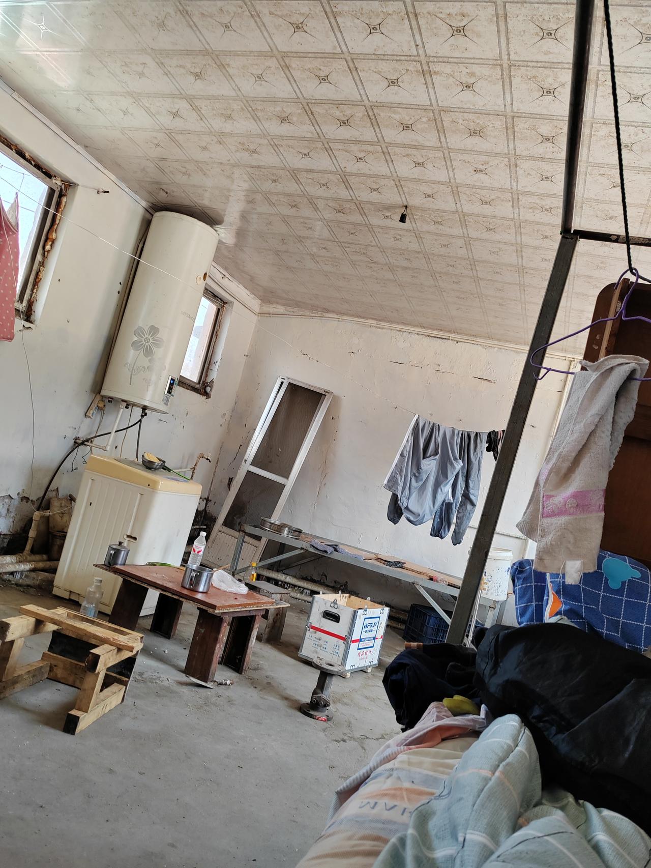 那个一路向北的北哥被封号了，以前经常看他的视频，因为他一直在唱衰房地产，可能是动