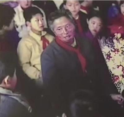 1971年，黑龙江一退伍老兵去打油，偶然瞥见油票印章上的名字，大惊失色。原部队军