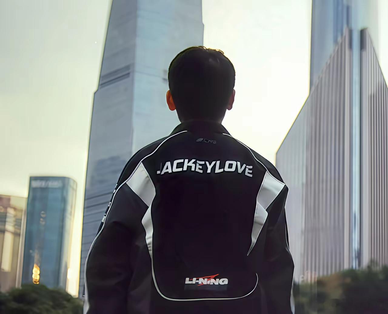 AL被淘汰以后,LPL迎来了最绝望的一年,LPL只剩下TES了,AL唯一的短板的