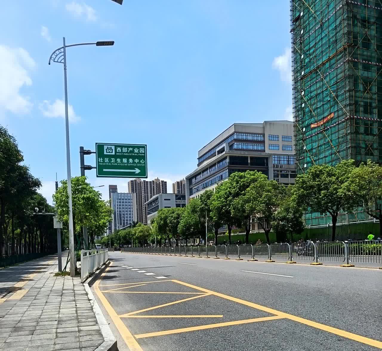 昨天和老婆算了下家庭存款，有31万了，年底前能突破40万。以前和老婆讲好