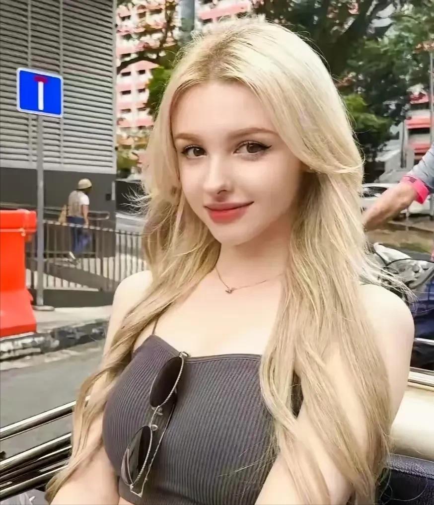 2021年，一位内蒙小伙娶了19岁的乌克兰女孩，在新婚之夜，小伙拉着女孩准备休息