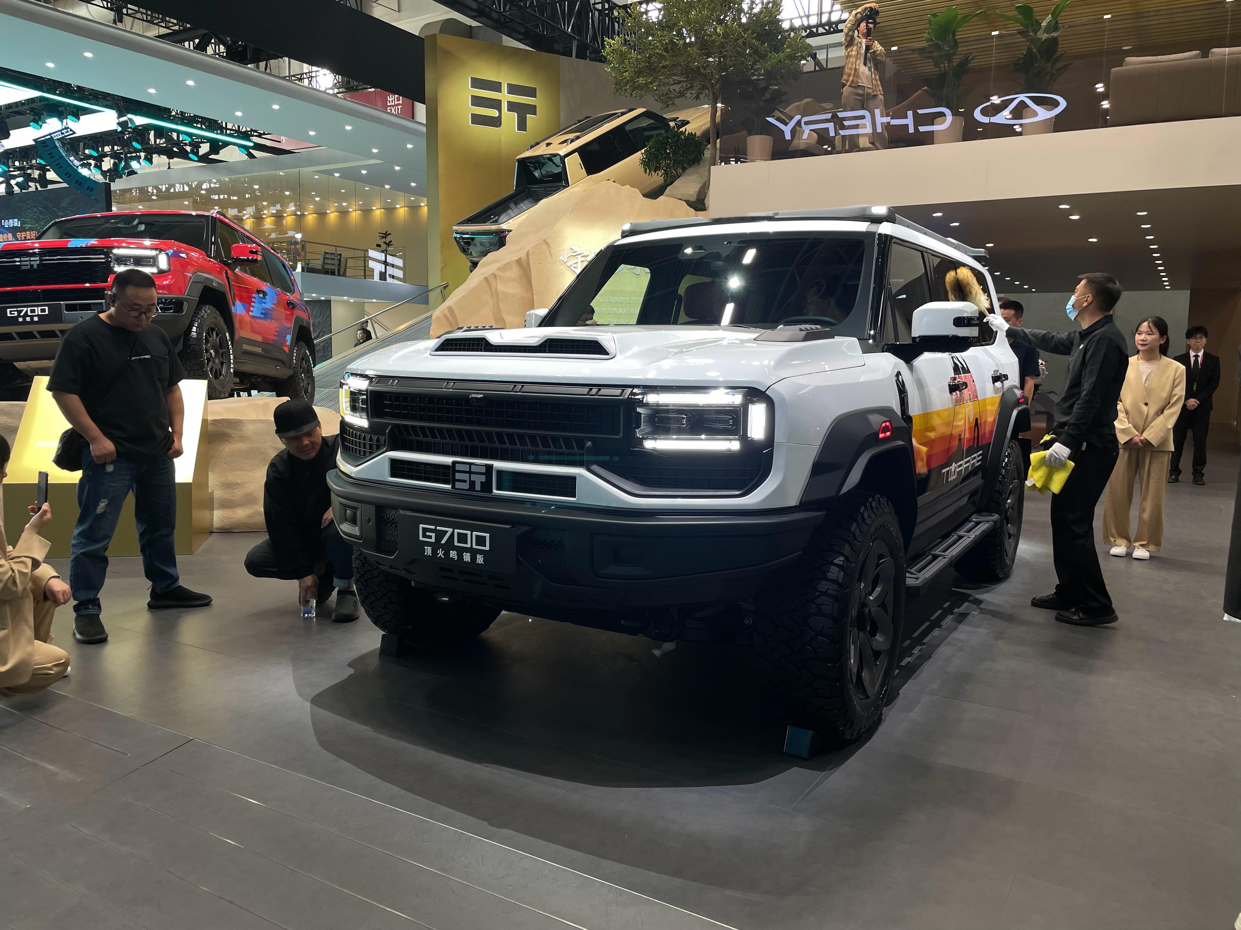 2026北京车展捷途纵横G700共创版和顶火鸣镝版，虽然都是家族体系，但前脸差