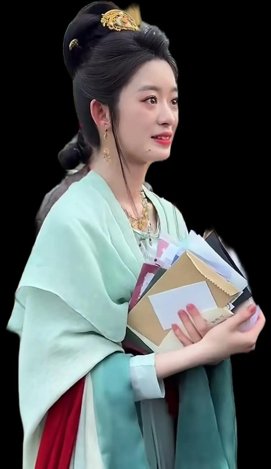 天呐！演楚乔传二的女主角楚乔？这两个人可有一点相似之处？之前的楚乔传口碑这么好，