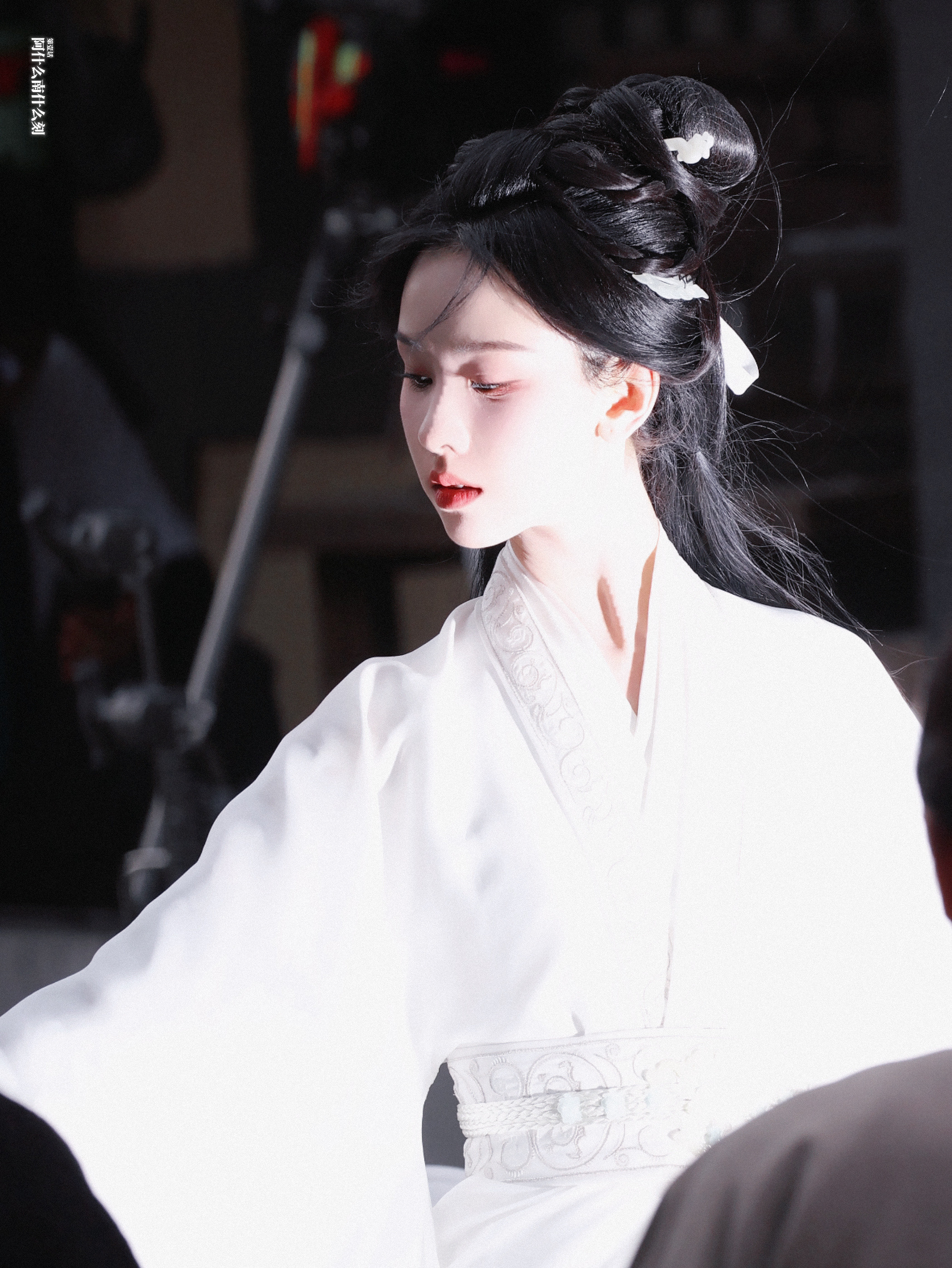 神图路透1️⃣陈都灵《翘楚》楚朝白衣月下谪仙发带飘飘🍃🍃🍃​​​