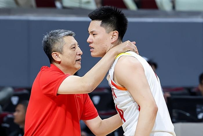 得分不是全队最高，但正负值是全队最高，郭士强用对人了。中国男篮100:93战胜