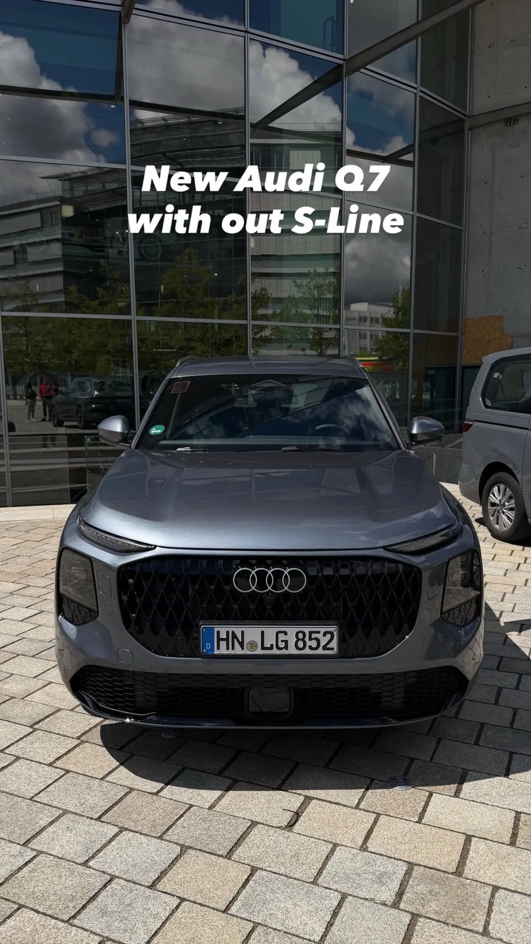 全新奥迪Q7 不带S-Line运动套件 实车 你觉得怎么样？