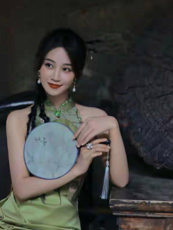 蓝盈莹说她根本没医美，就是靠嘴部锻炼，才把嘴练翘上去的，有可能做到吗？​​​