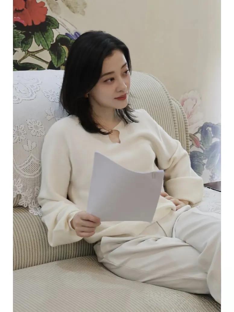 梅婷这波“翻红”，其实藏着男人到了年纪的一个小心思——比起乍一看的惊艳，更爱细品