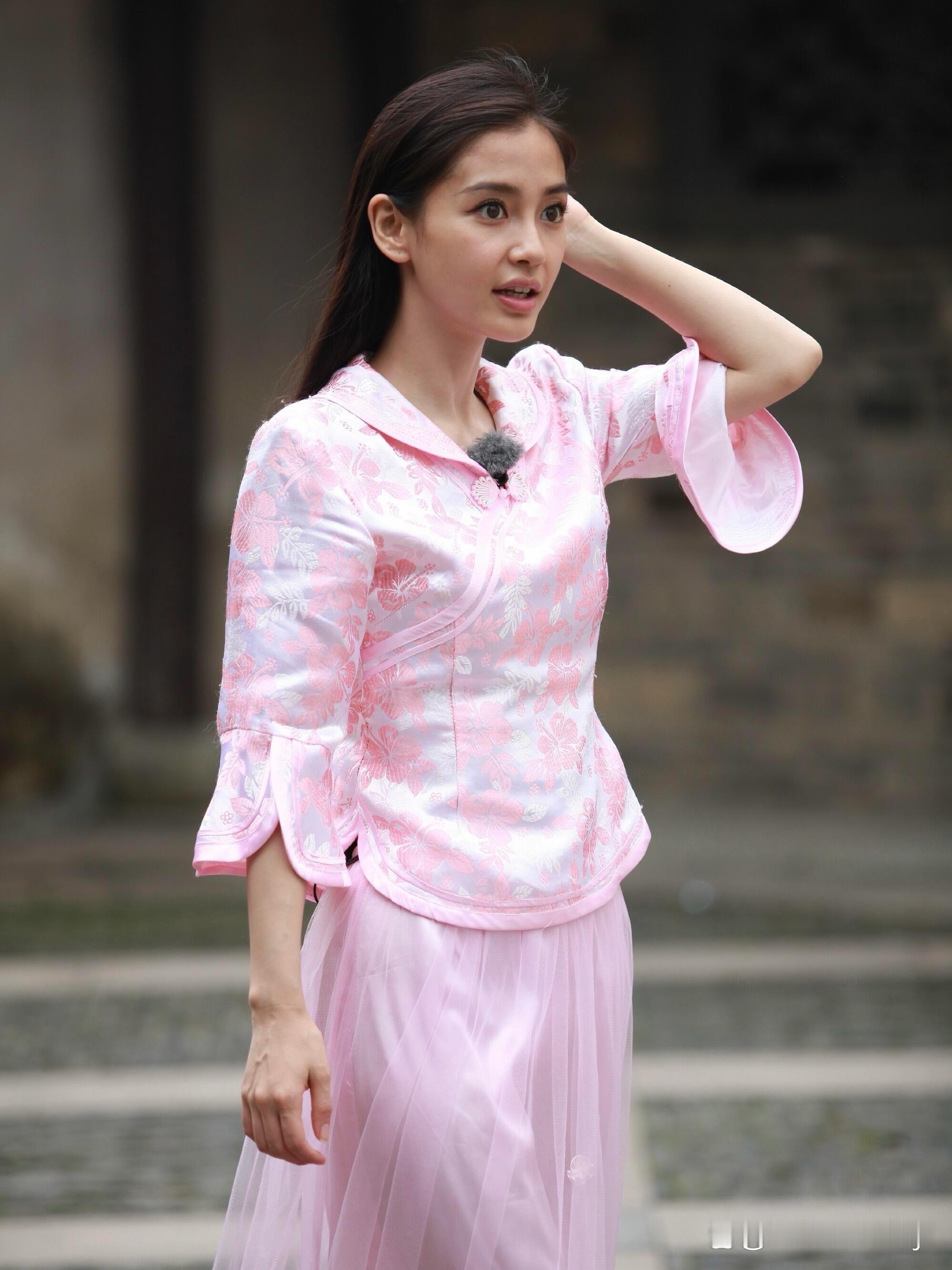 baby五官太美了！让人觉得很真实。