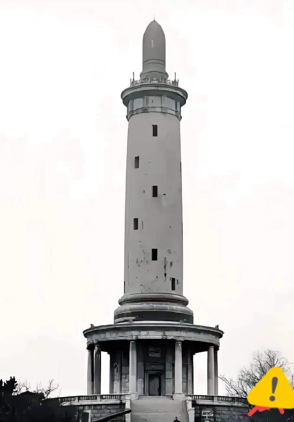 太蹊跷了！大连旅顺，一座老塔刚传出要拆，日本立马跳脚，开口就讨“废料”，结果地