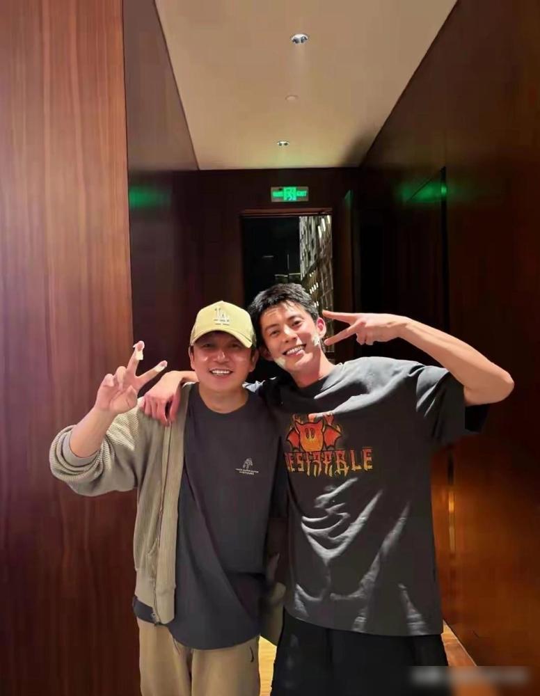 董洁终于松口了。离婚14年，她才在访谈里承认当年任性不成熟，亲手搅黄了婚姻。