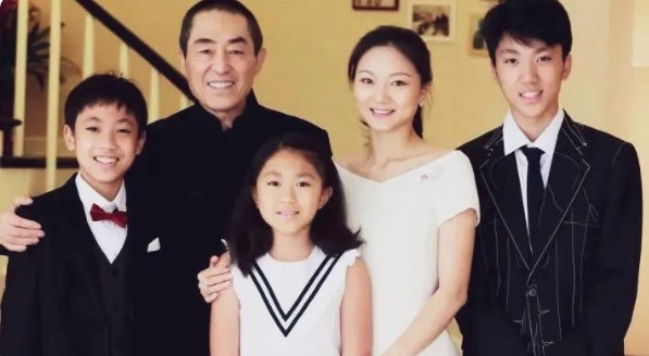 2012年，影视圈发生了一件轰动一时的事件，张艺谋将女演员<em>何珺</em>开除，<em>何珺</em>出于报复