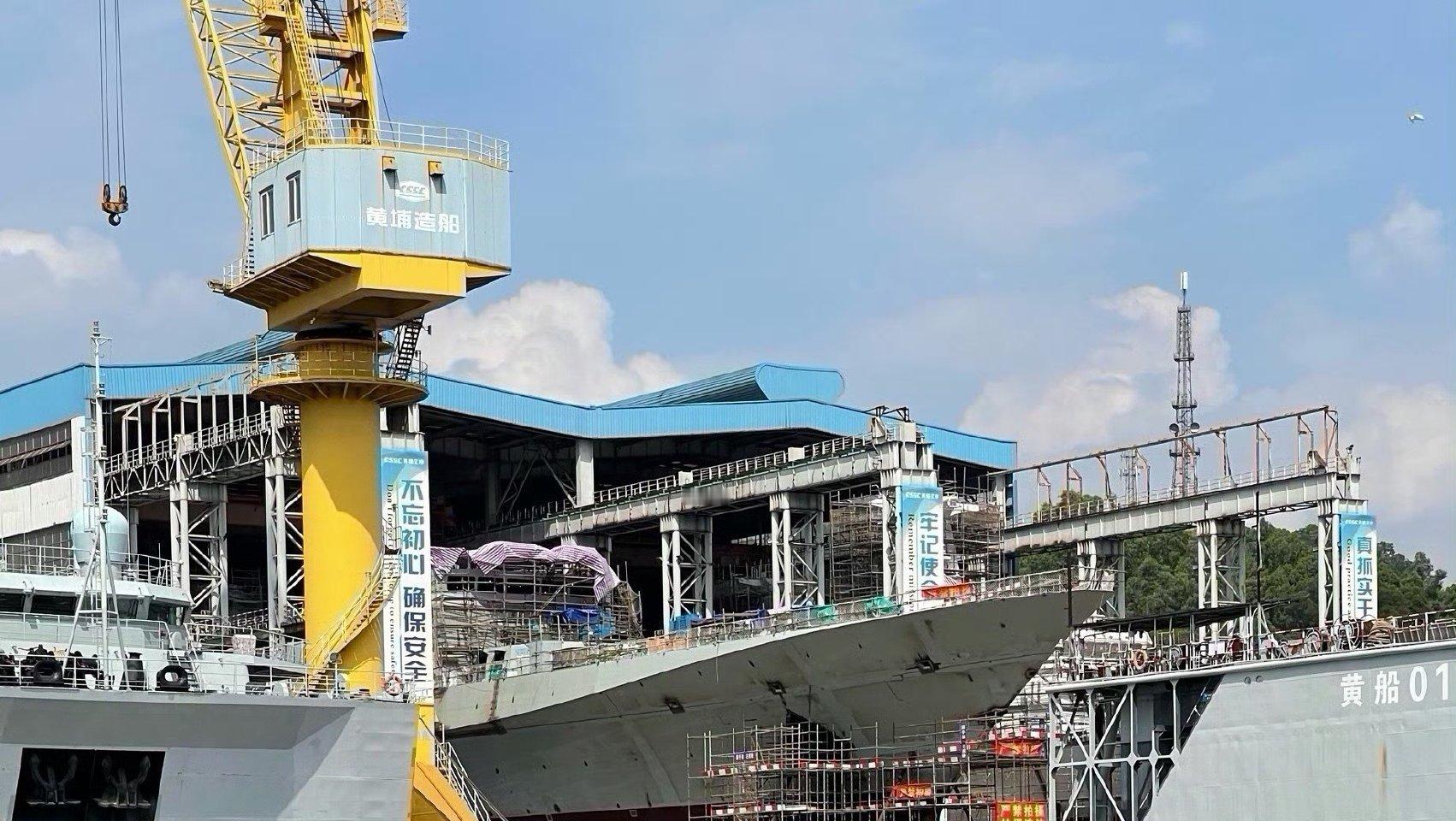 南方某地的054B新批次054B已经出现了3艘，今年能下水4艘！图源网络烽火问