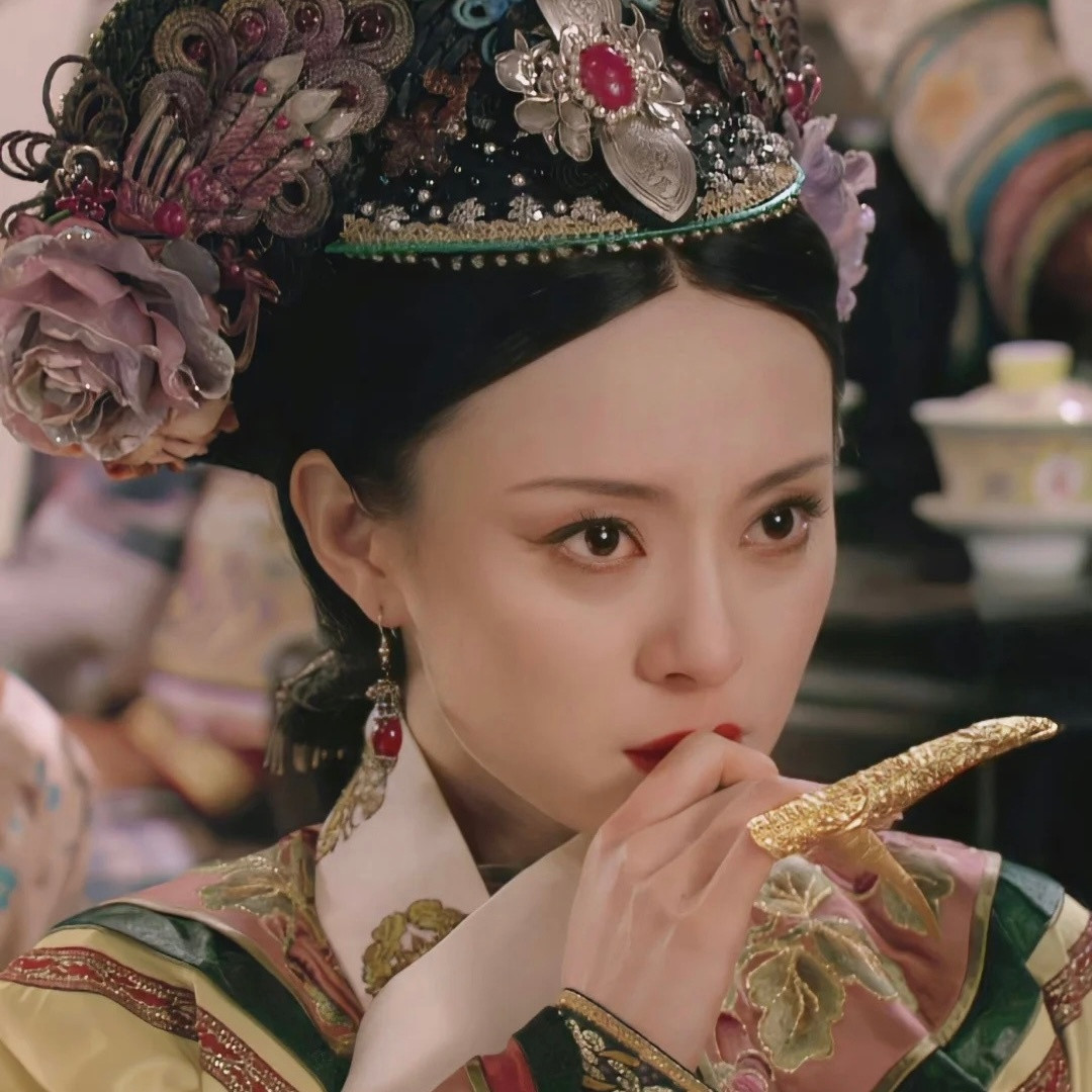 终于知道太后为什么说甄嬛打扮的简朴了