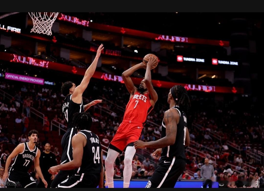 火箭以137-109的悬殊比分大胜篮网。迎来本赛季首胜此役,申京表现神勇,其强